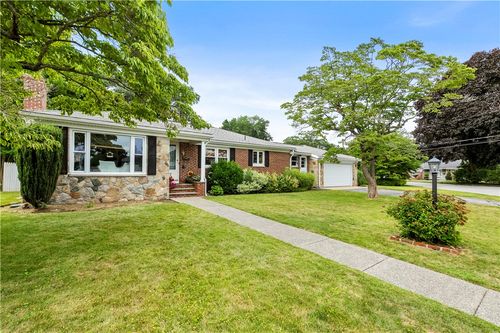 17 Golini Dr, Johnston, RI, 02919-2204 | Card Image
