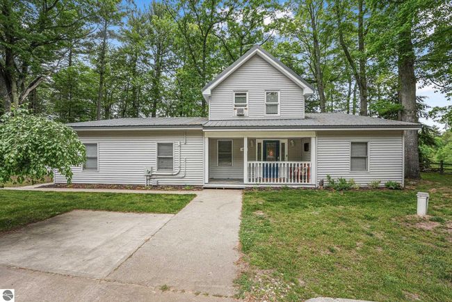 6836 Aarwood Trl Nw, House other with 4 bedrooms, 2 bathrooms and null parking in Rapid City MI | Image 62