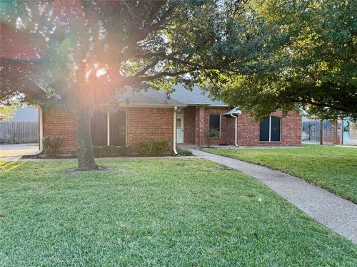 921 Cloud Croft Dr, Hewitt, TX, 76643-3681 | Card Image