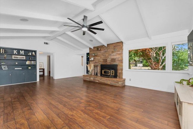2551 S Waverly Ave, House other with 3 bedrooms, 2 bathrooms and null parking in Redding CA | Image 9