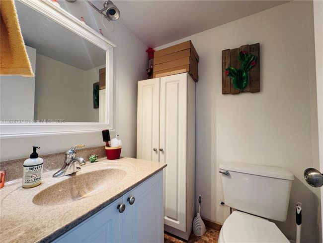 APT-603 - 8233 Harding Ave, Condo with 1 bedrooms, 2 bathrooms and null parking in Miami Beach FL | Image 7