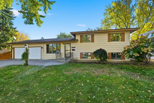 3824 Gettysburg Ave N, New Hope, MN, 55427-1607 | Card Image