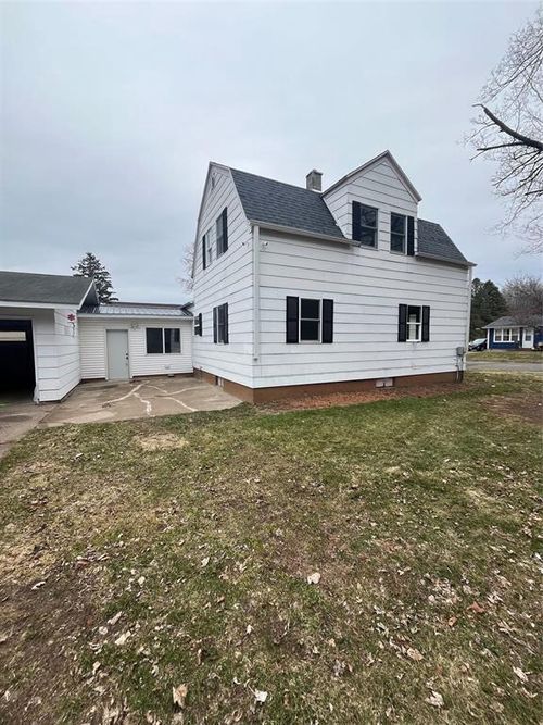 221 Fuller St, RIDGELAND, WI, 54763-2201 | Card Image