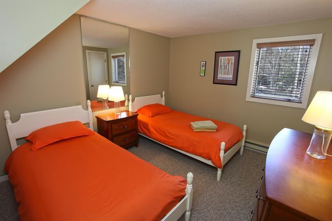 B - 33B Suntec Loop, Condo with 4 bedrooms, 4 bathrooms and null parking in West Dover VT | Image 14