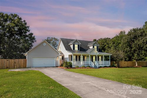 110 Salem Meadow Dr, Statesville, NC, 28625-2226 | Card Image