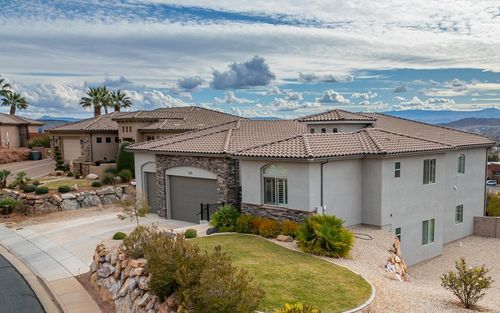 2035 N Gunsight Dr, St. George, UT, 84770-6253 | Card Image