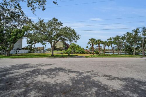 56 Sandpiper Rd, TAMPA, FL, 33609-3528 | Card Image