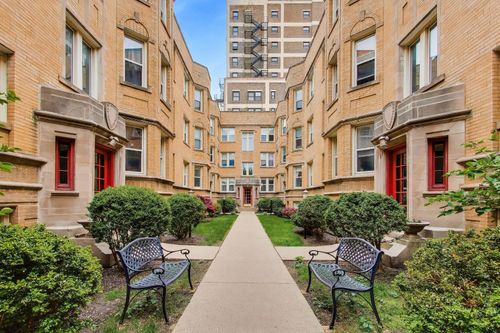 3w-6813 Lakewood Ave, Chicago, IL, 60626-3737 | Card Image