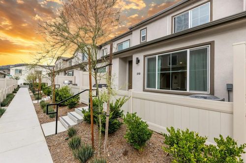 319 Minneola Pl, Fallbrook, CA, 92028-6541 | Card Image