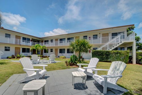 j-525 S Broadway, Lantana, FL, 33462 | Card Image