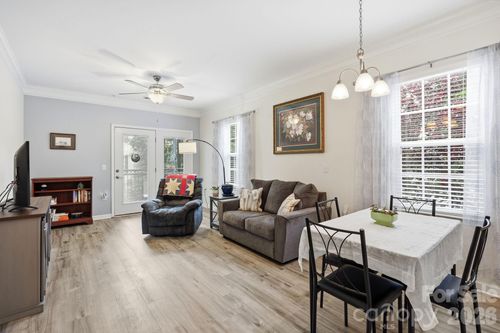 528 Appeldoorn Cir, Asheville, NC, 28803-6108 | Card Image
