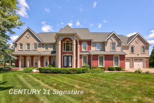 11372 Lake Circle Dr S, Saginaw, MI, 48609-9402 | Card Image