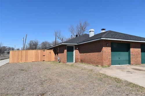 3901 William St, Sachse, TX, 75048-3903 | Card Image