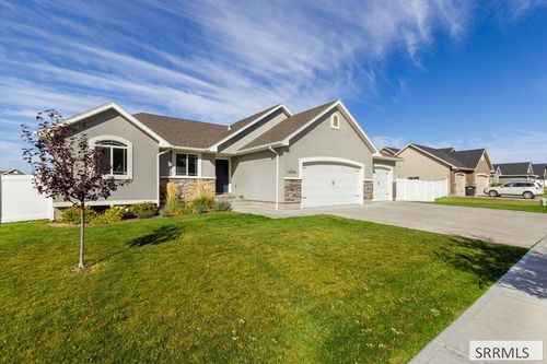 4806 Mountain Bend Dr, Ammon, ID, 83406-1225 | Card Image