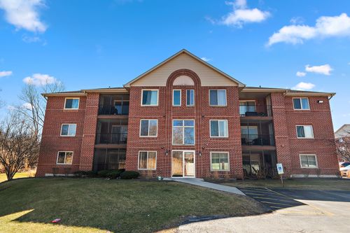 apt-3c-6950 Heritage Cir, Orland Park, IL, 60462-5234 | Card Image