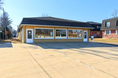1303 E Circle Dr, Streator, IL, 61364-1807 | Card Image