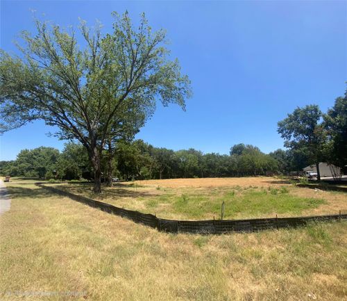 1211 Wood Creek Ln, Southlake, TX, 76092-4833 | Card Image