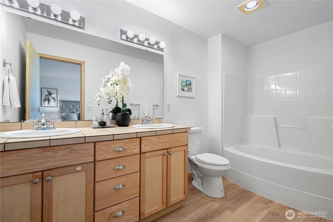 19218 26 Th Ave Se, Condo with 3 bedrooms, 3 bathrooms and null parking in Bothell WA | Image 19