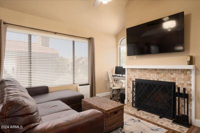 2010 - 5122 E Shea Boulevard, Condo with 1 bedrooms, 1 bathrooms and null parking in Scottsdale AZ | Image 2