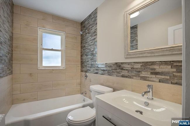 12 Union Pl, House other with 3 bedrooms, 2 bathrooms and null parking in Bloomfield NJ | Image 9
