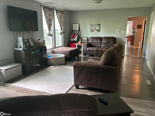 907 Cedar St, Atlantic, IA, 50022-2011 | Card Image