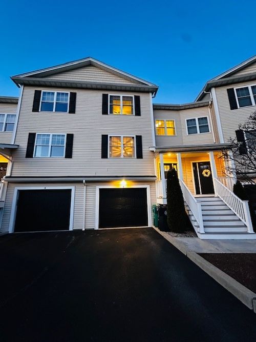 5-3800 Post Rd, Warwick, RI, 02886-7224 | Card Image