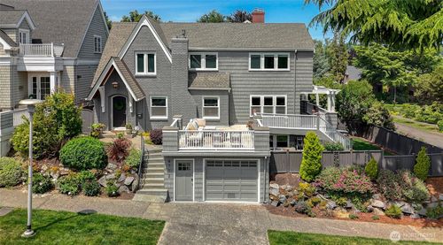 4712 Ne 40th St, Seattle, WA, 98105-5215 | Card Image
