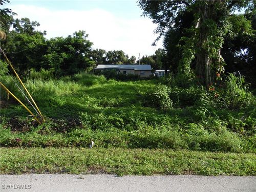 551 Sacramento St, Fort Myers, FL, 33903-2829 | Card Image