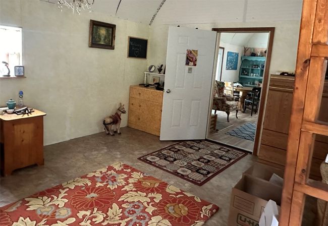 Entry/first room | Image 9