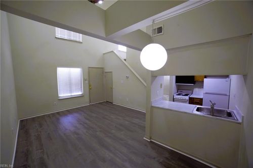 3-168 Pacific Dr, Hampton, VA, 23666-5716 | Card Image