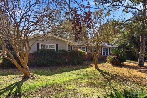 402 Navarre St, Gulf Breeze, FL, 32561-4134 | Card Image