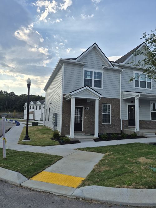 111 Dry Cyn, La Vergne, TN, 37086 | Card Image