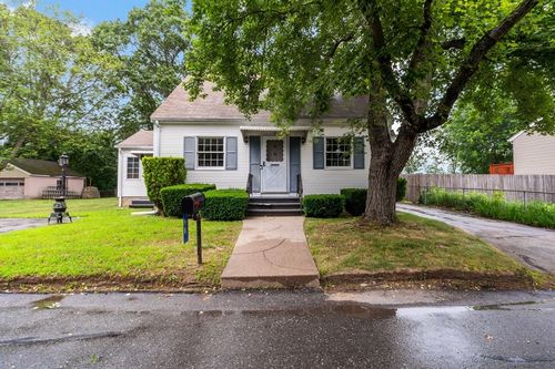 98 Ellis St, Seekonk, MA, 02771-4406 | Card Image