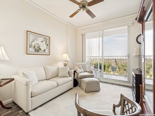 1604-1 Towers Park Ln, San Antonio, TX, 78209-6437 | Card Image