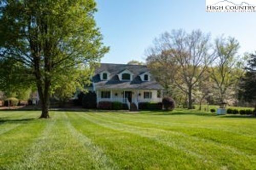 906 Long Hill Rd, Pilot Mountain, NC, 27041-8189 | Card Image