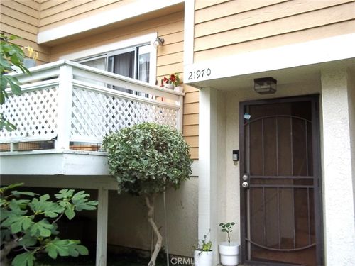 21970 Belshire Ave, Hawaiian Gardens, CA, 90716-1804 | Card Image