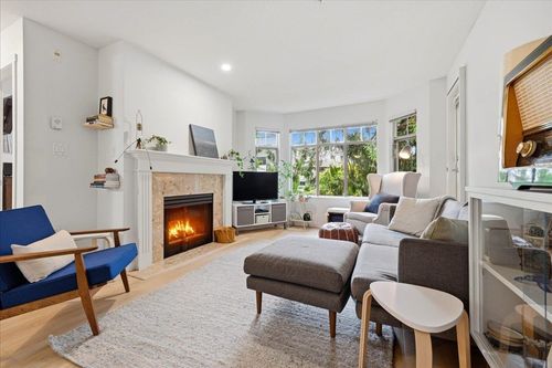 411-2059 Chesterfield Ave, North Vancouver, BC, V7M2P4 | Card Image