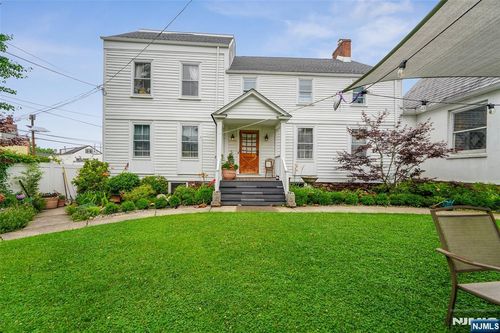 17 Valley Rd, Montclair, NJ, 07042-2708 | Card Image