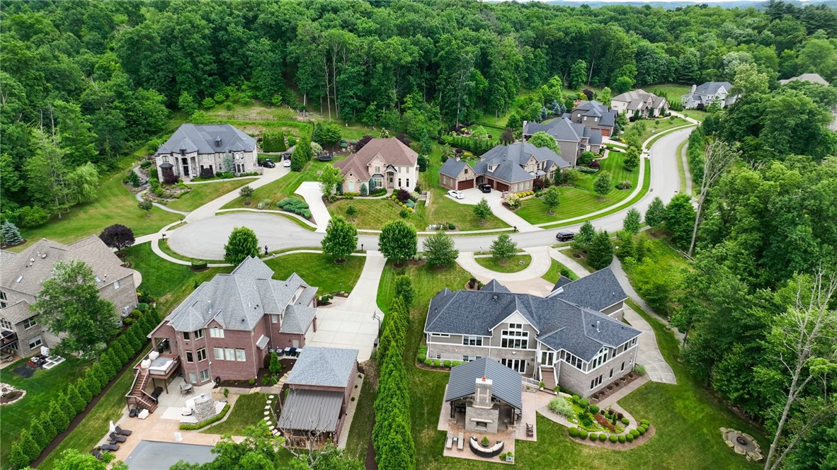 Foxwood Dr, Mars, PA 16046