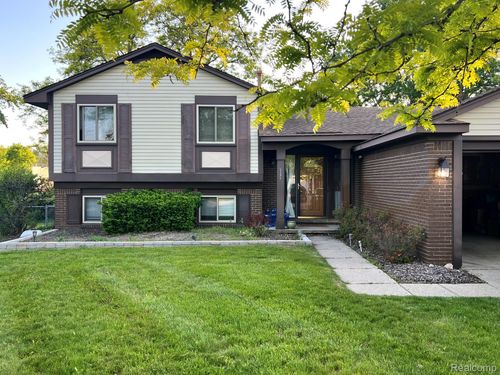 5395 Timber Ridge Dr, Independence Charter Township, MI, 48346 | Card Image