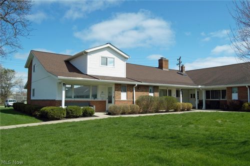 unit-18-25600 Country Club Blvd, North Olmsted, OH, 44070-4379 | Card Image