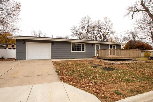 631 East St, Stewart, MN, 55385 | Card Image
