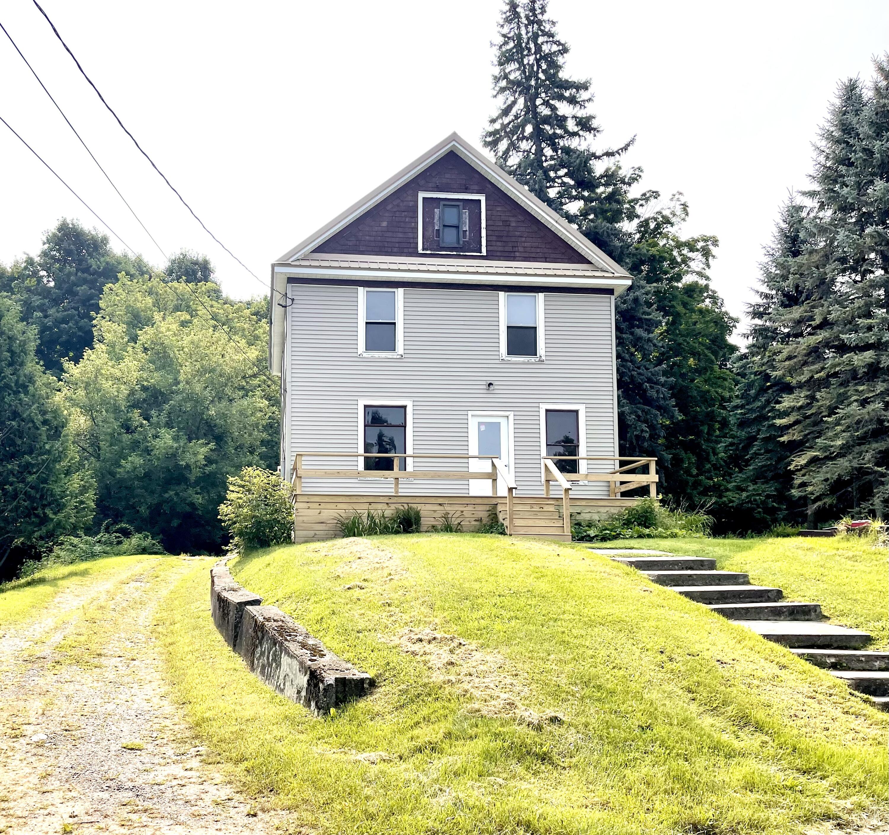 Cedar St, Malone, NY 12953