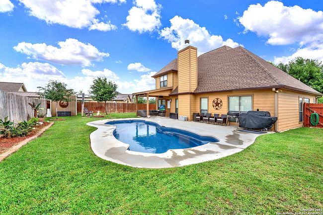 109 Park Way, House other with 4 bedrooms, 3 bathrooms and null parking in Poth TX | Image 35