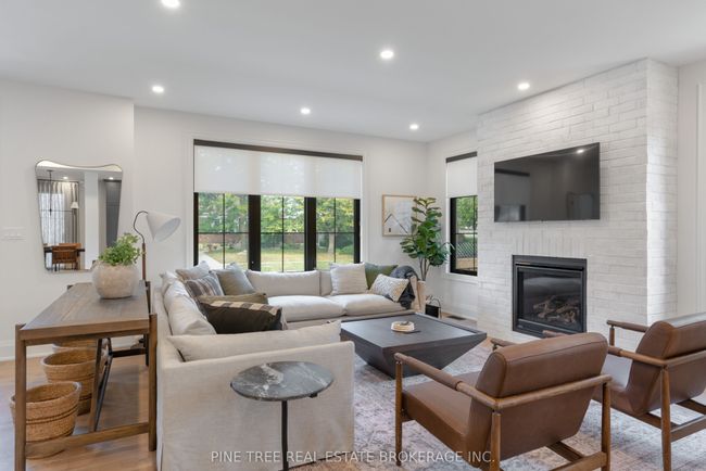 271 Codrington St, House other with 4 bedrooms, 5 bathrooms and 2 parking in Barrie ON | Image 6