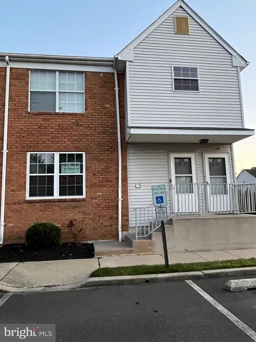 815 Woodchip Rd, LUMBERTON, NJ, 08048-4238 | Card Image