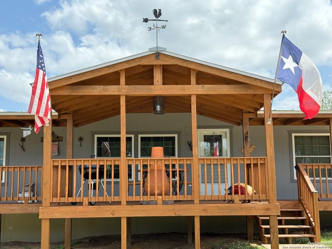 227 River Bluff Dr, House other with 5 bedrooms, 3 bathrooms and null parking in Lytle TX | Image 6