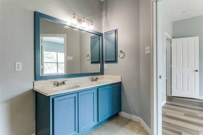 815 Creekside Dr, House other with 4 bedrooms, 2 bathrooms and null parking in Little Elm TX | Image 17