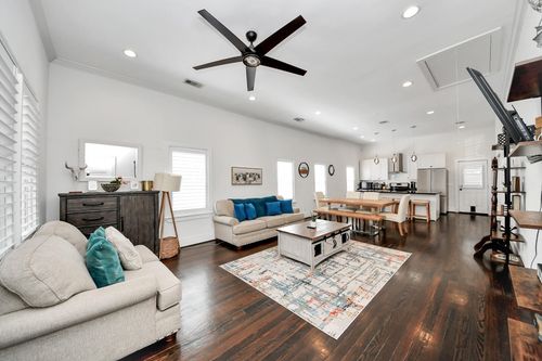 12 Stiles St, Houston, TX, 77011-3142 | Card Image