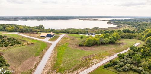 245 Lake Dr, Melrose, IA, 52569-8651 | Card Image